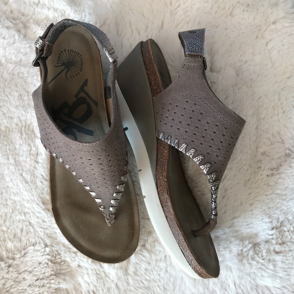 OTBT leather wedge sandals size 8.5